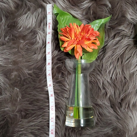 Orange Flower in the Glass Vase - Picture 2 of 6